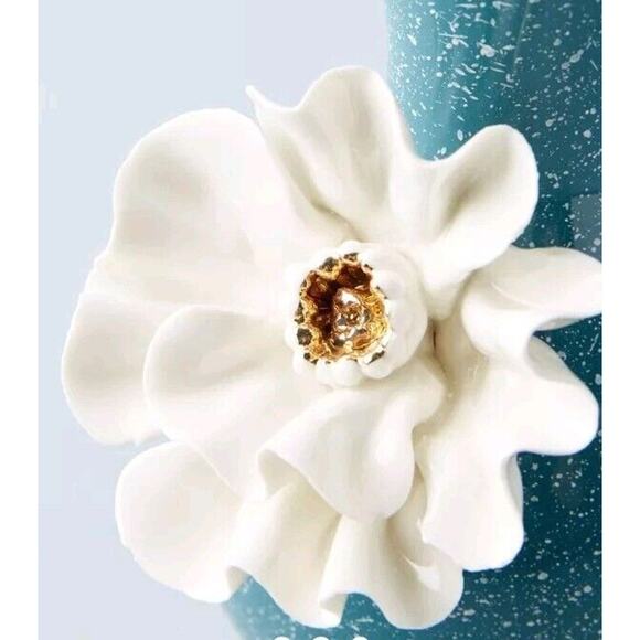 Anthropologie Ceramic Bloom Vase Anemone: 8"H, 6.5" diameter New - Picture 3 of 3